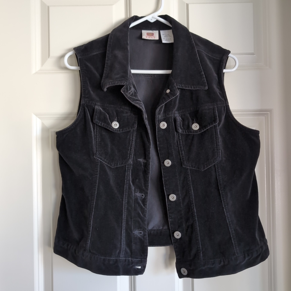 Black velvet/velveteen 90s/Y2K vest